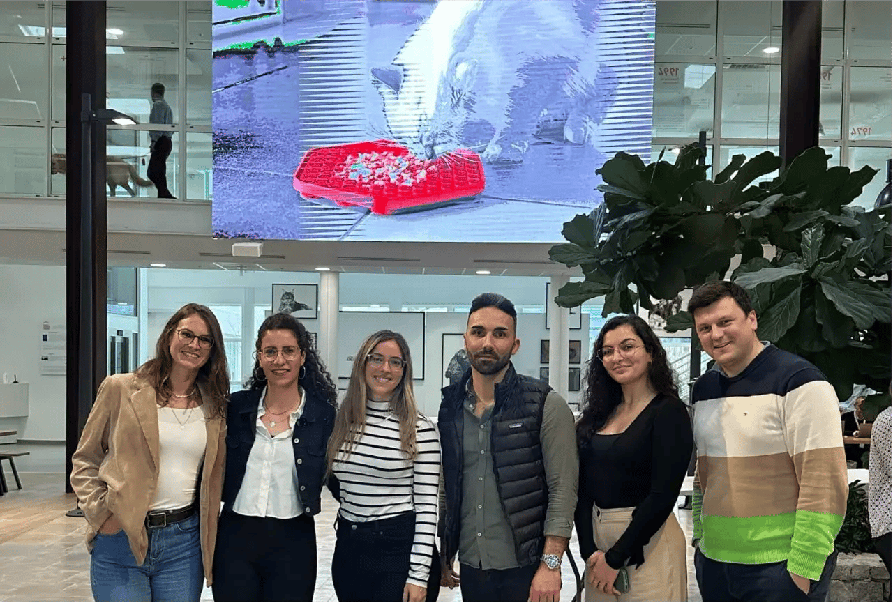 group-photo-client-visit-mars